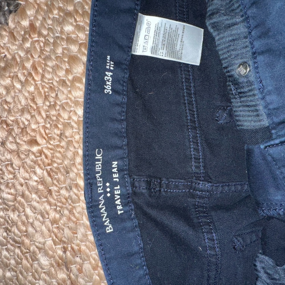 Banana Republic Men's Navy Travel Jeans - Picture 7 of 7